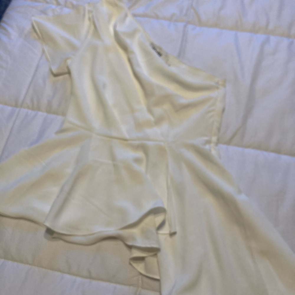 White DO+BE size small tuxedo blouse